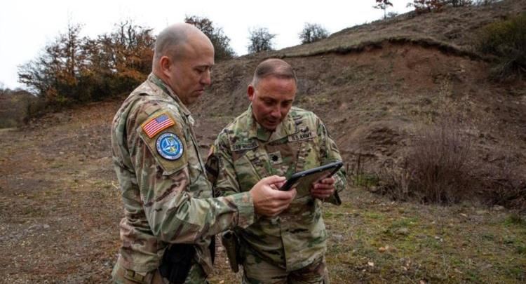 KFOR patrullon në veri, pranë kufirit Kosovë-Serbi