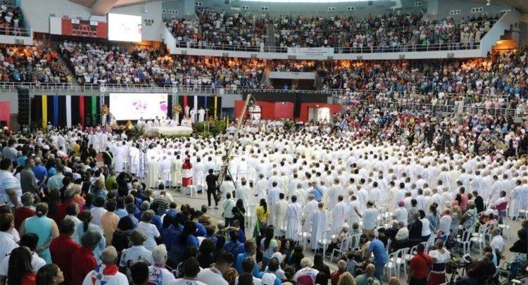 Papa, misionarëve: të përtërihet fytyra e kësaj toke të plagosur nga padrejtësitë dhe vuajtjet